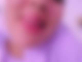 Live cam show with Malika-Noor - College Mature on AdultVida.com