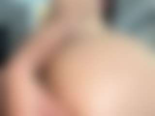 Live cam show with melisa-ross25 - Blowjob on Pornisteam.com