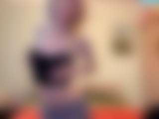Live cam show with MelonieTrent - Ass Bouncing on Dare Cams