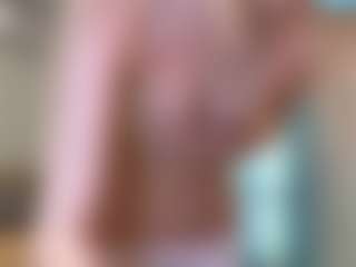 Live cam show with MelonieTrent - Body Massage on Milfs Live