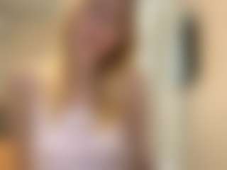 Live cam show with MelonieTrent - Body Massage on Dare Cams
