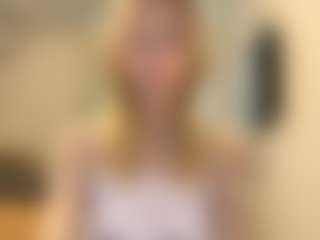 Live cam show with MelonieTrent - Normal on Milfs Live