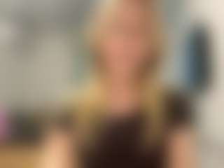 Live cam show with MelonieTrent - Body Massage on TeamSkeetLive