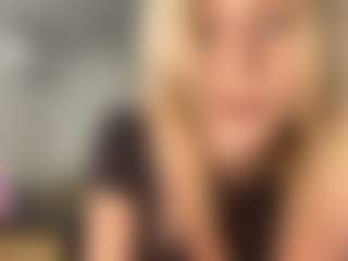 Live cam show with MelonieTrent - Normal on Camsoda