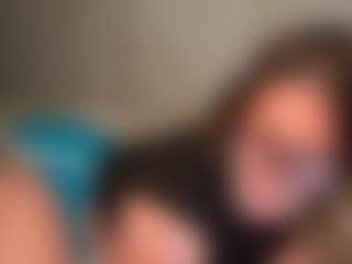 Live cam show with Tee - Nora on CamwithHer