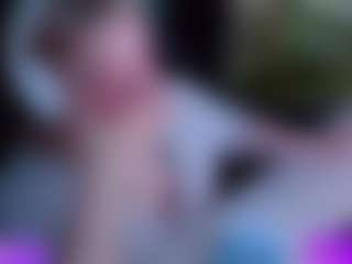 Live cam show with SofiaAdams - Strip on Stripli.com