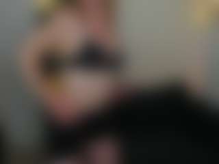 Live cam show with VivienVance18 - Squirt on Ass Tok