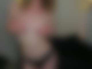 Live cam show with VivienVance18 - Bedroom on chickslive.net