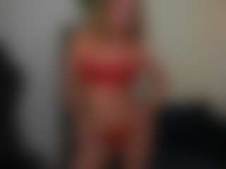 Live cam show with VivienVance18 - Genital Piercings on Soda Cam