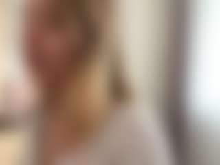 Live cam show with Scarlett - Facial Piercings on sexytreat.net