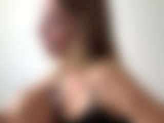 Live cam show with Scarlett - Genital Piercings on Mixed Magazine Live