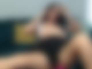 Live cam show with AngelicAmber - Green Eyes on Latina Girls