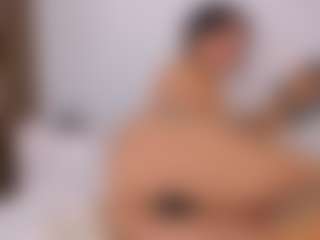 AylinLove's Live Sex Cam Show