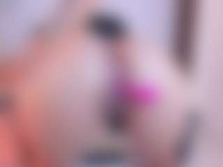AylinLove's Live Sex Cam Show
