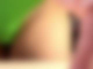Live cam show with CodiMckone - Moaning on AdultVida.com