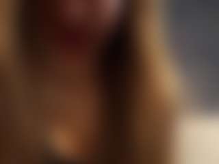 Live cam show with GidgetTroha - Average on madthumbs