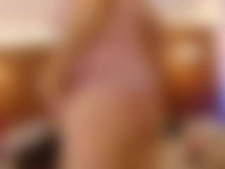Live cam show with Iris-bloom69 - Tease on Dolls Live