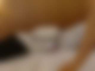 Live cam show with Iris-bloom69 - Striptease on Dare Cams