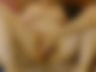 Live cam show with Iris-bloom69 - Lush on Camsoda