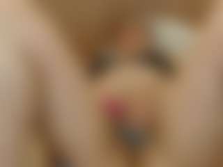 Iris-bloom69's Live Sex Cam Show