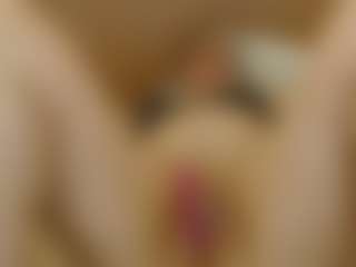 Iris-bloom69's Live Sex Cam Show