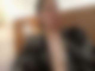 Live cam show with Iris-bloom69 - Brown Eyes on SmokeAndPoke