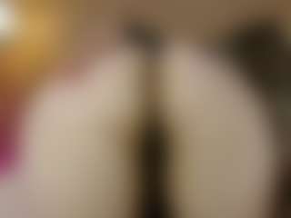 Live cam show with Iris-bloom69 - Deepthroat on TottyGirls