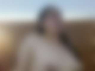 Live cam show with Iris-bloom69 - Middle Aged on Mixed Magazine Live