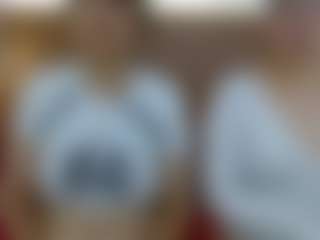 Show live cam dengan Iris-bloom69 - Drinking di Camsoda