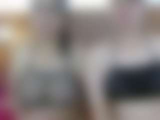 Spettacolo in cam dal vivo con Iris-bloom69 - Striptease su Camsoda