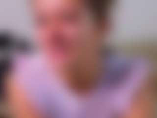 Live cam show with KieraGaisford - Teen (18+) on CamwithHer