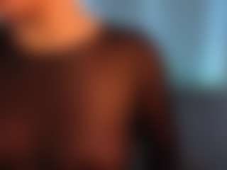 Live cam show with KieraGaisford - Ebony Petite on Chatstar