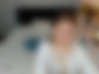 Live cam show with Kylie-Voss - Moaning on camwithhim.com