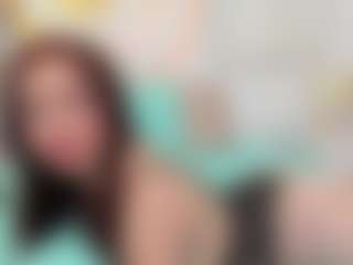 Live cam show with LaylaKamilah - Shaved Pussy on hrnylive.com