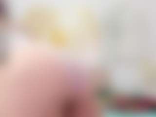 Live cam show with LaylaKamilah - Strip on Camsoda