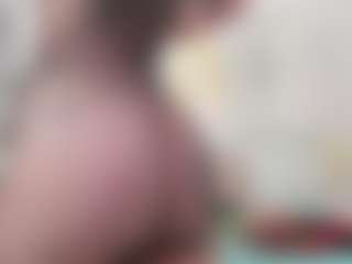 Live cam show with LaylaKamilah - Brown Eyes on googirlz