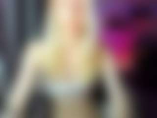 LunaWhiteX's Live Sex Cam Show
