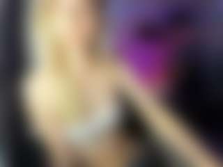 LunaWhiteX's Live Sex Cam Show
