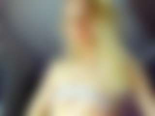 Live cam show with LunaWhiteX - Teen (18+) on x69.live