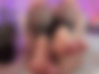 Live cam show with MichelleMendez - Blonde Hair on anonymated.com