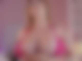 Live cam show with MichelleMendez - Camel Toe on Camsoda