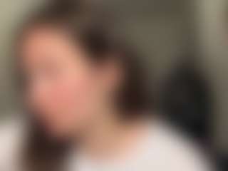 Live cam show with MickeyQunnarath - Lesbian on googirlz