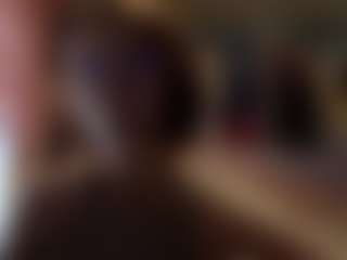 Live cam show with Iris - Eating Pussy on Uber Horny