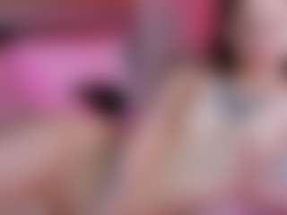 Live cam show with sakurabloom - Green Eyes on StripNow