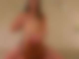 Spettacolo in cam dal vivo con SandraWarren - Fingering su Camsoda