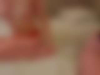 Live cam show with SandraWarren - Striptease on madthumbs