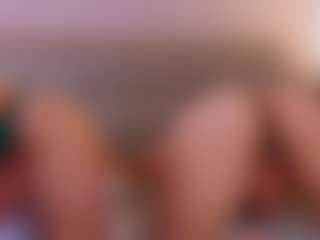 Live cam show with SandraWarren - Tease on Mixed Magazine Live