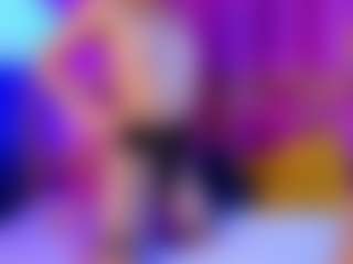 Live cam show with SandraWarren - Flashing on infinitiblacc.com