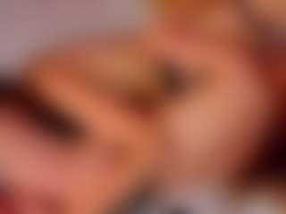 Live cam show with SandraWarren - Spank on CamClone