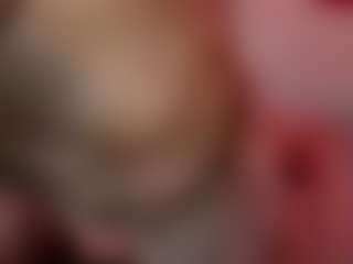 Live cam show with SandraWarren - Tattoos on SinfulBabes